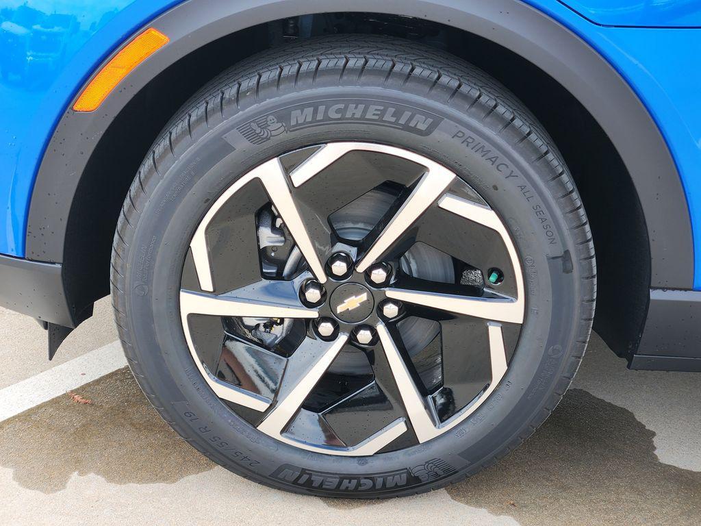 new 2026 Chevrolet Equinox EV car, priced at $33,852