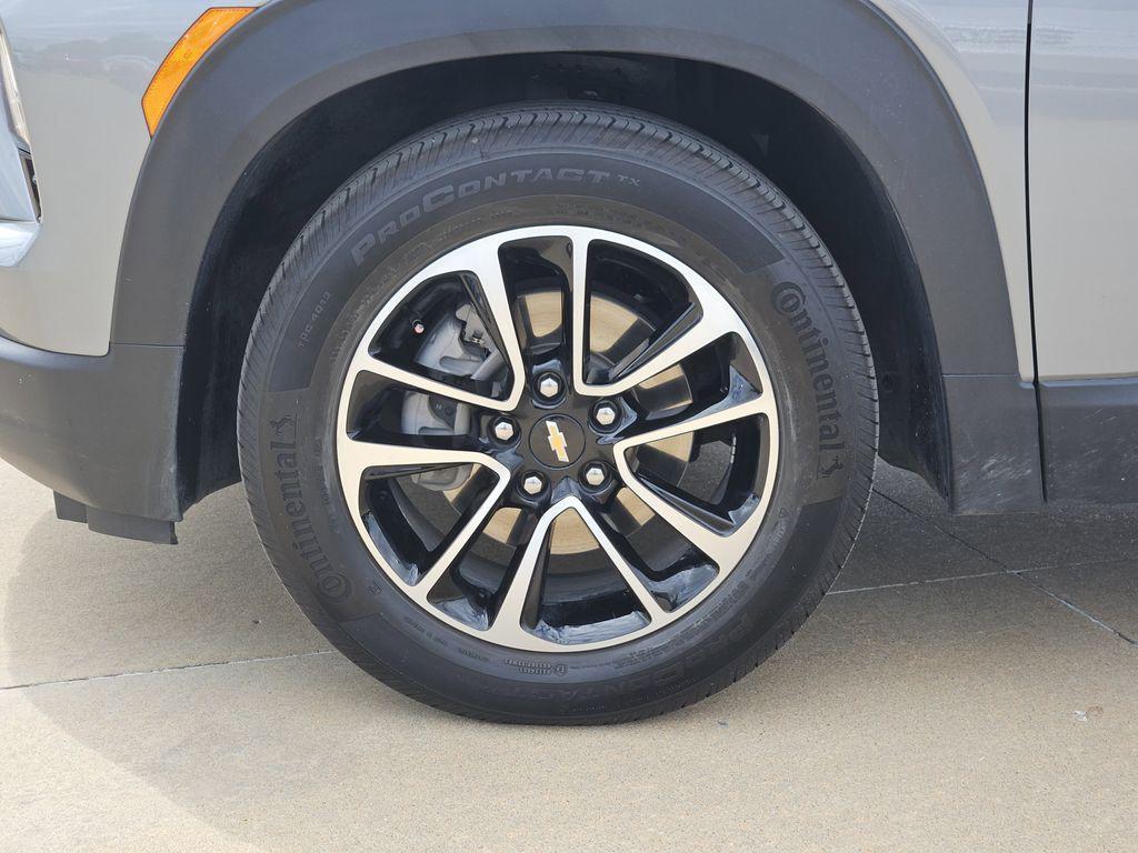 used 2024 Chevrolet TrailBlazer car, priced at $21,951