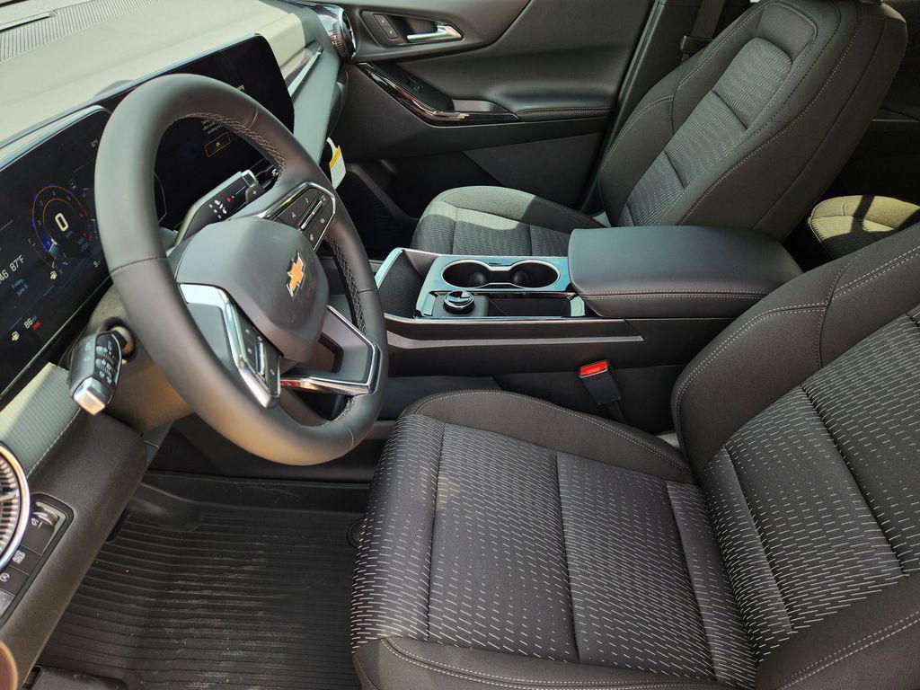 new 2026 Chevrolet Equinox car, priced at $33,326