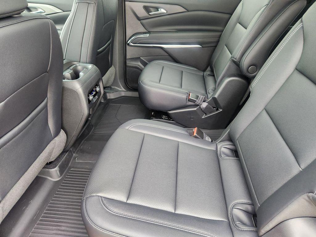 new 2026 Chevrolet Traverse car, priced at $45,225