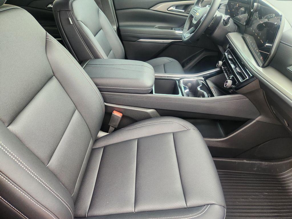 new 2026 Chevrolet Traverse car, priced at $45,225