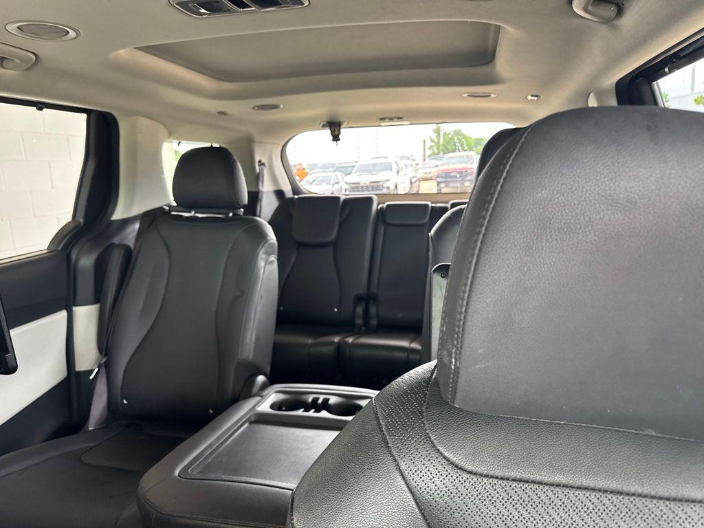 used 2024 Kia Carnival car, priced at $41,566