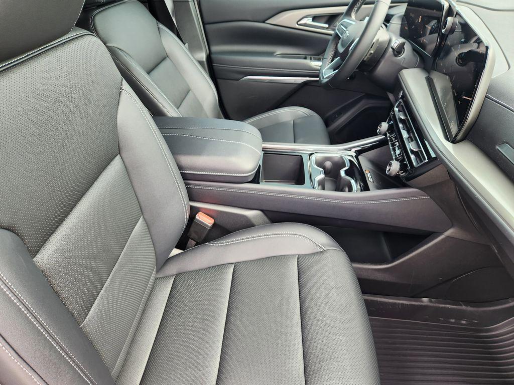 new 2026 Chevrolet Traverse car, priced at $48,345