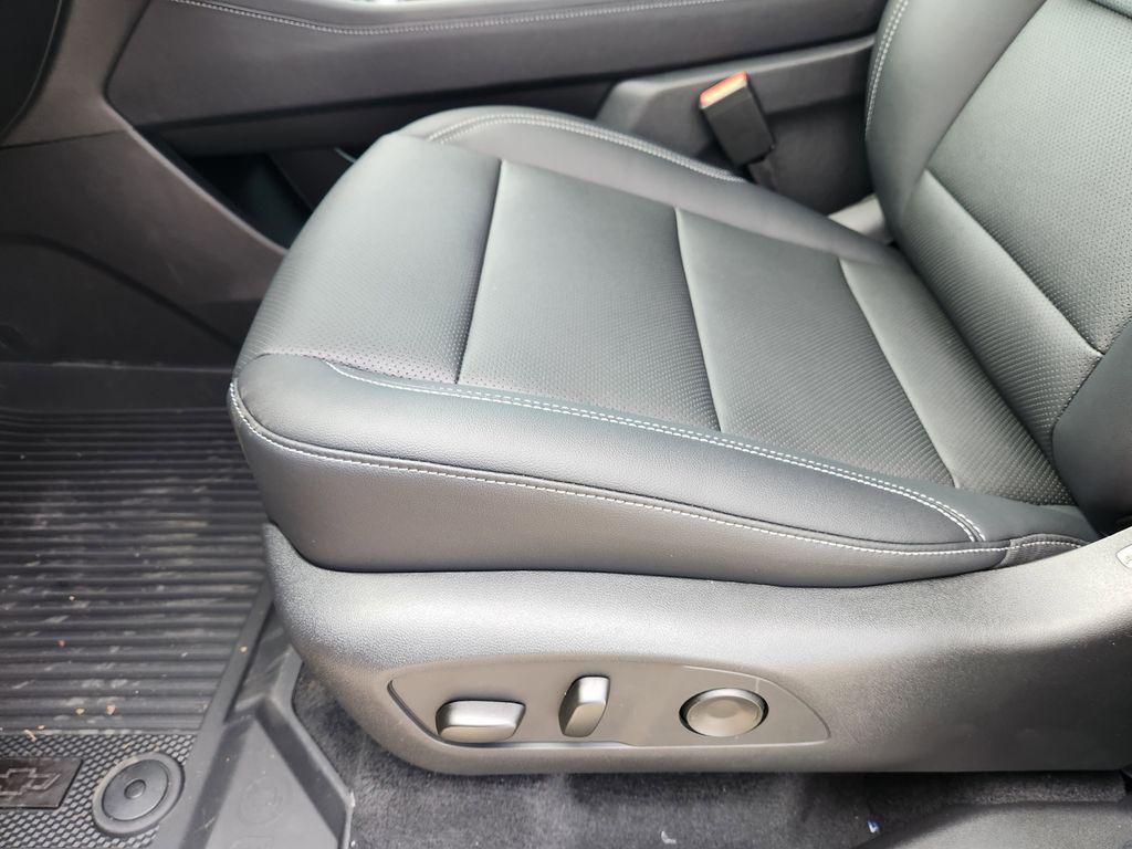 new 2026 Chevrolet Traverse car, priced at $48,345