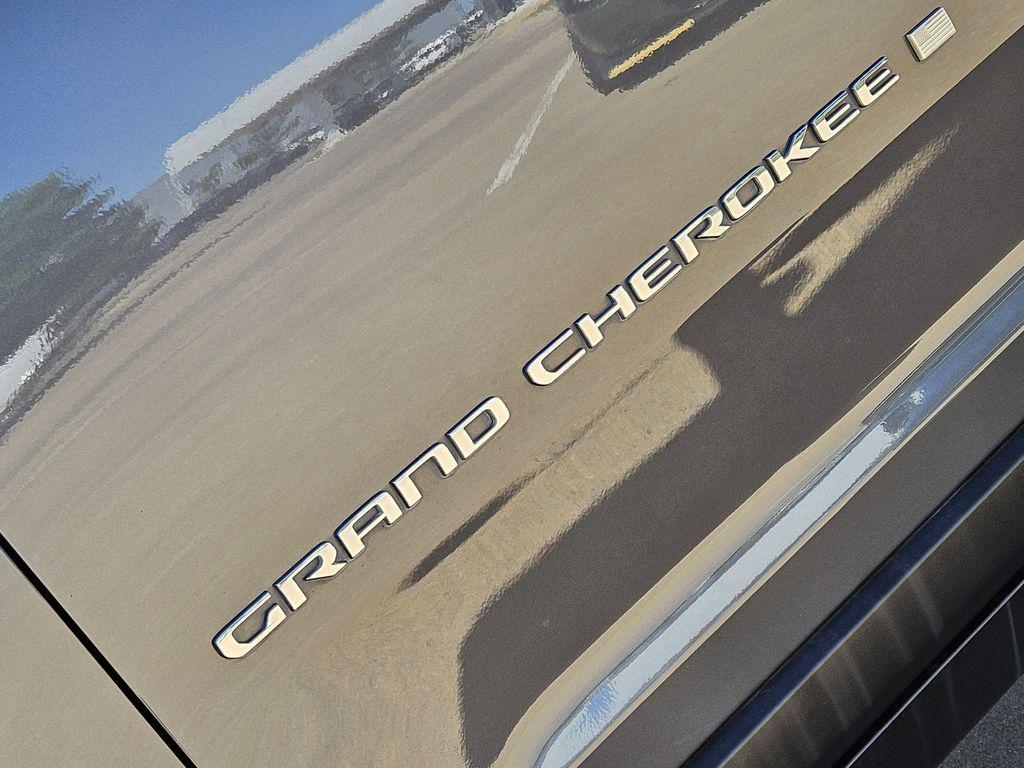used 2022 Jeep Grand Cherokee car, priced at $31,232