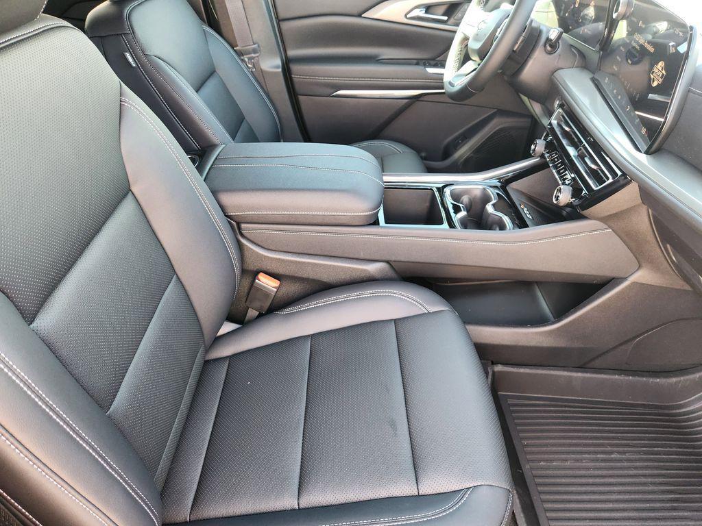 new 2026 Chevrolet Traverse car, priced at $46,083