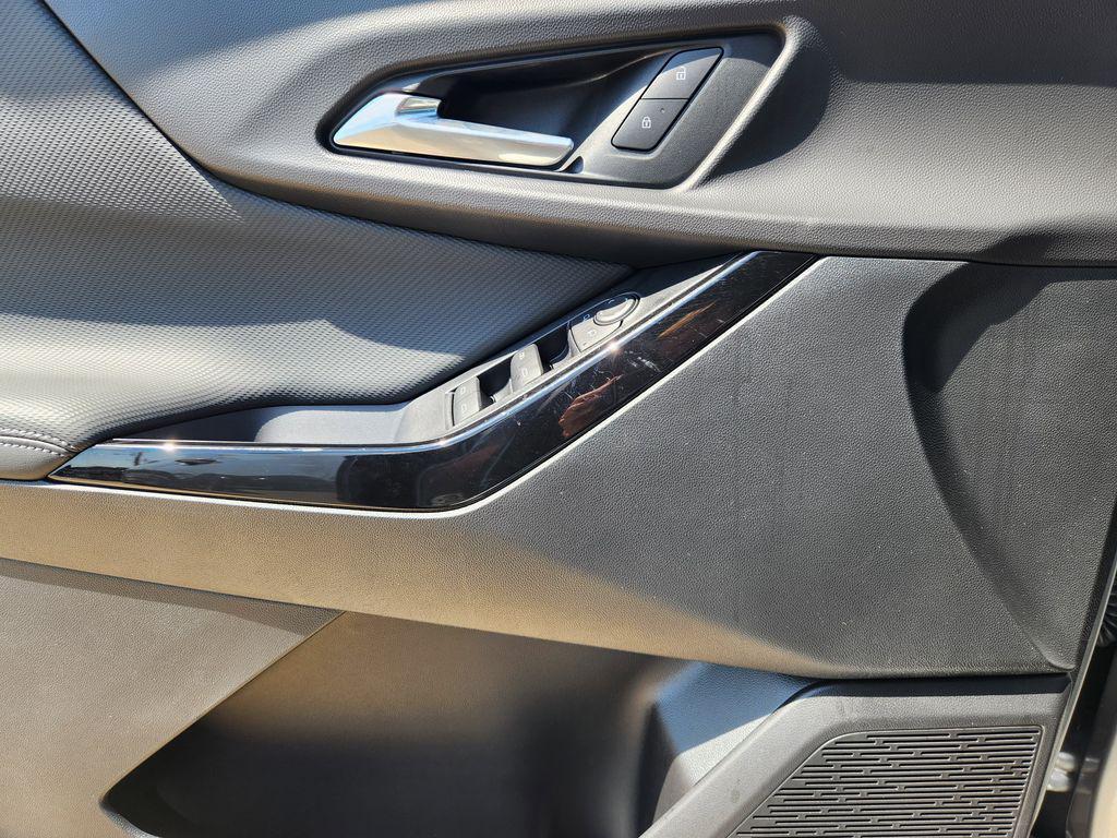 new 2026 Chevrolet Equinox car, priced at $29,998