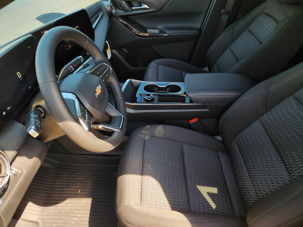 new 2026 Chevrolet Equinox car, priced at $29,998