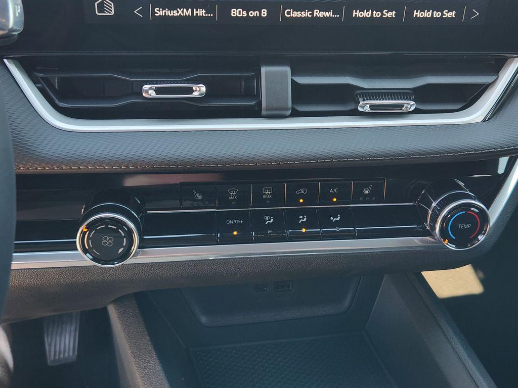 new 2026 Chevrolet Equinox car, priced at $29,281