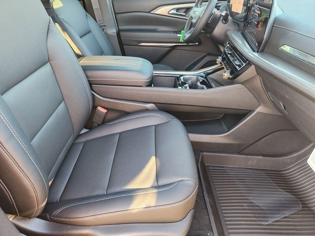 new 2026 Chevrolet Traverse car, priced at $44,276