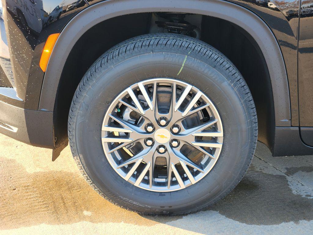 new 2026 Chevrolet Traverse car, priced at $44,276
