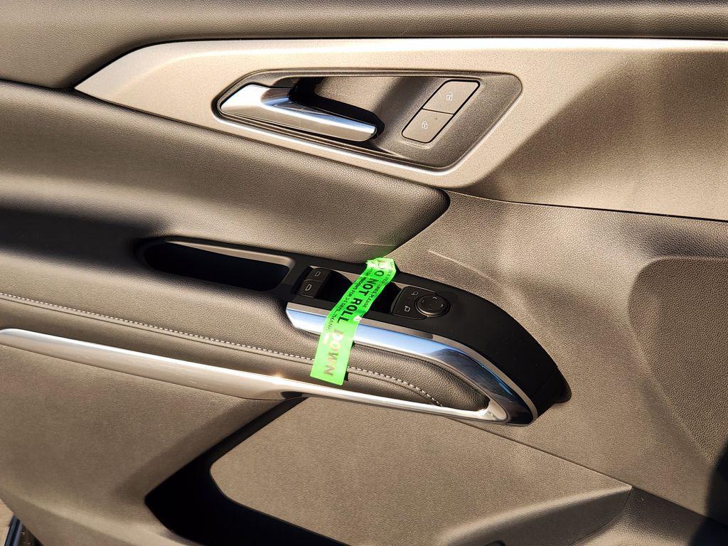 new 2026 Chevrolet Traverse car, priced at $44,276