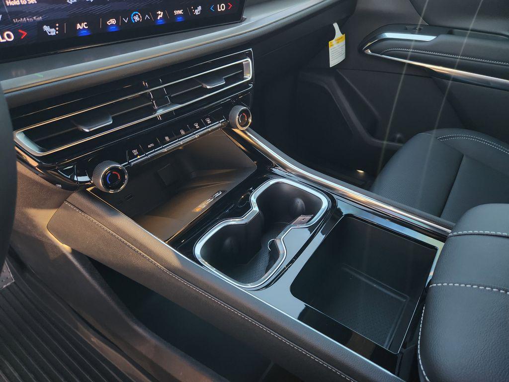 new 2026 Chevrolet Traverse car, priced at $44,276