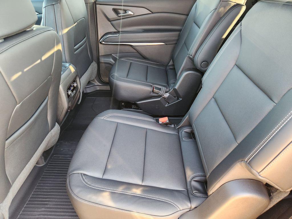 new 2026 Chevrolet Traverse car, priced at $44,276