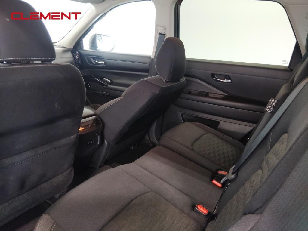 2022 Black Nissan Pathfinder