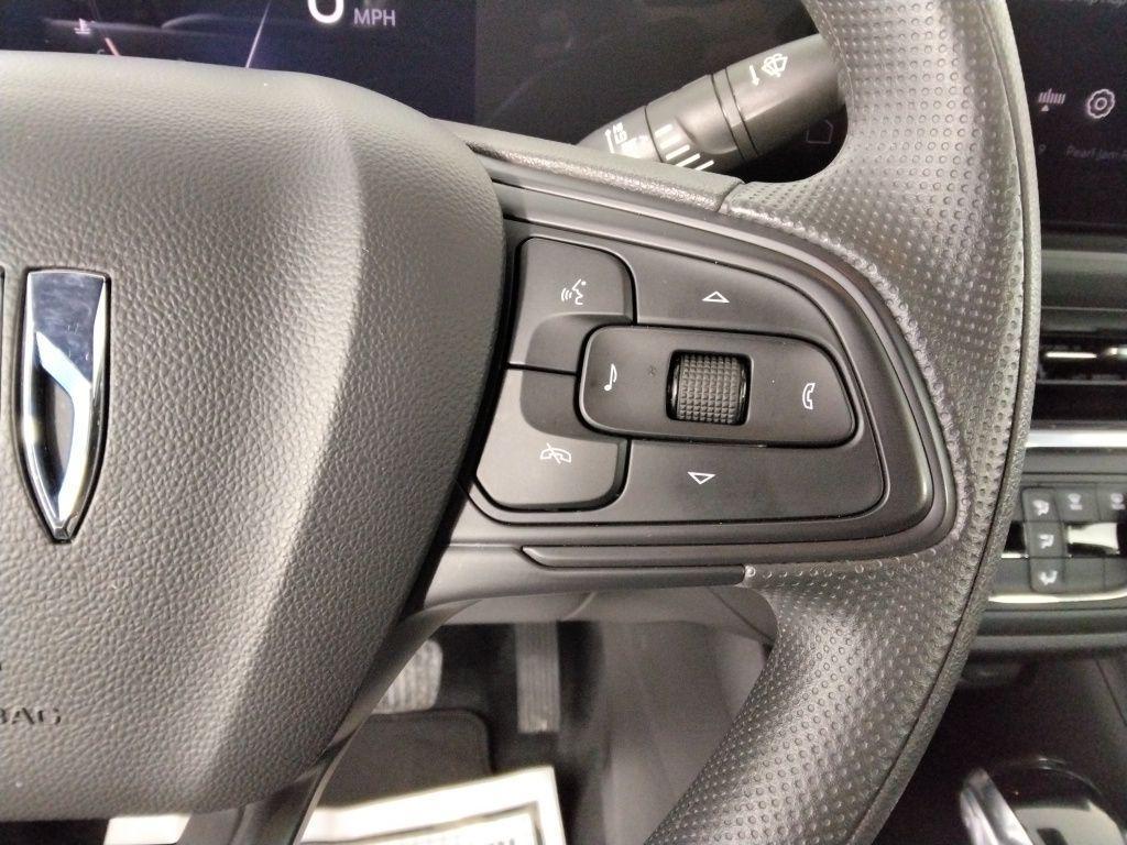 used 2025 Buick Envista car, priced at $23,000