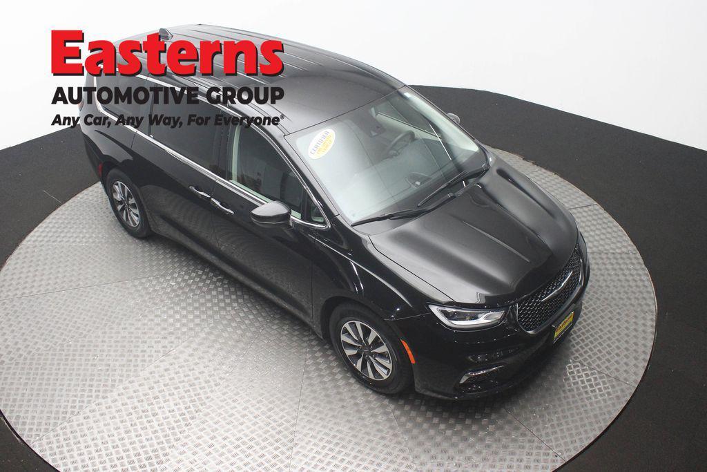 used 2023 Chrysler Pacifica Hybrid car, priced at $26,175