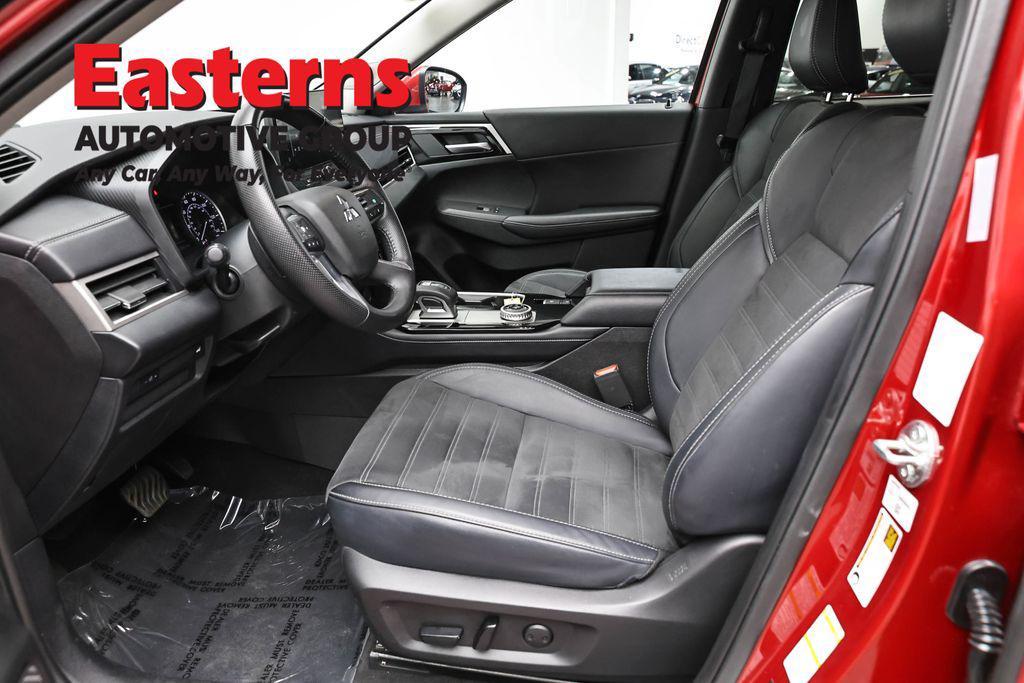 used 2025 Mitsubishi Outlander car, priced at $27,724