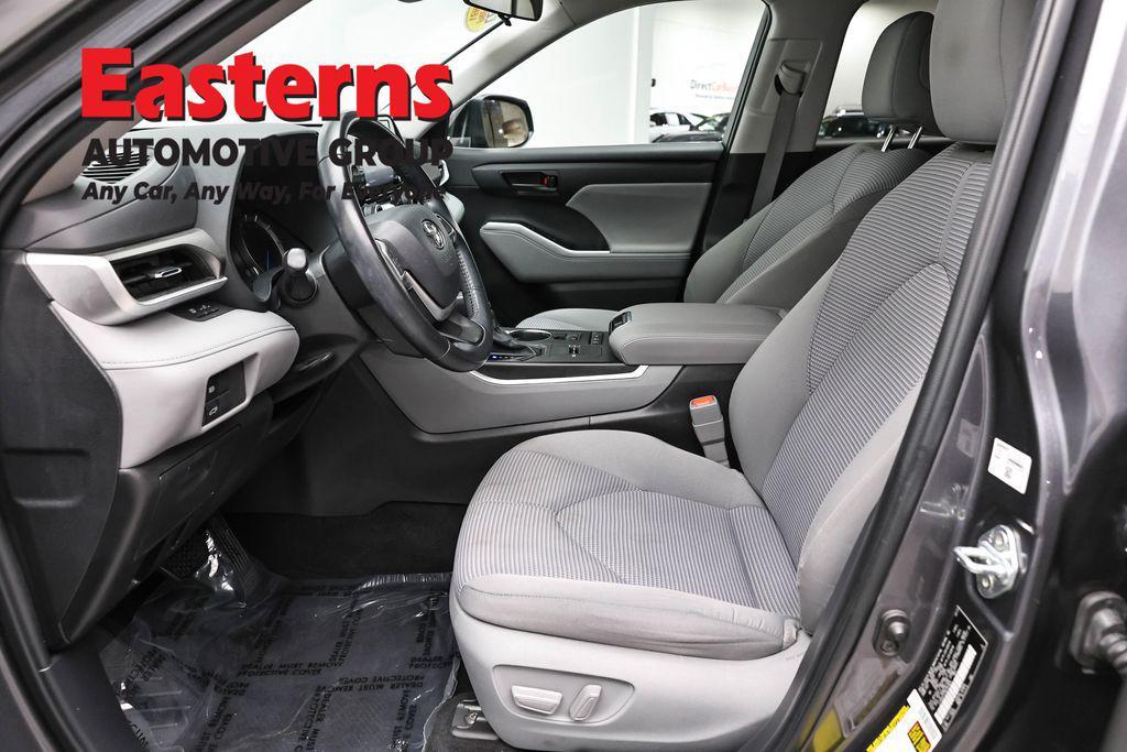 used 2022 Toyota Highlander Hybrid car, priced at $29,950