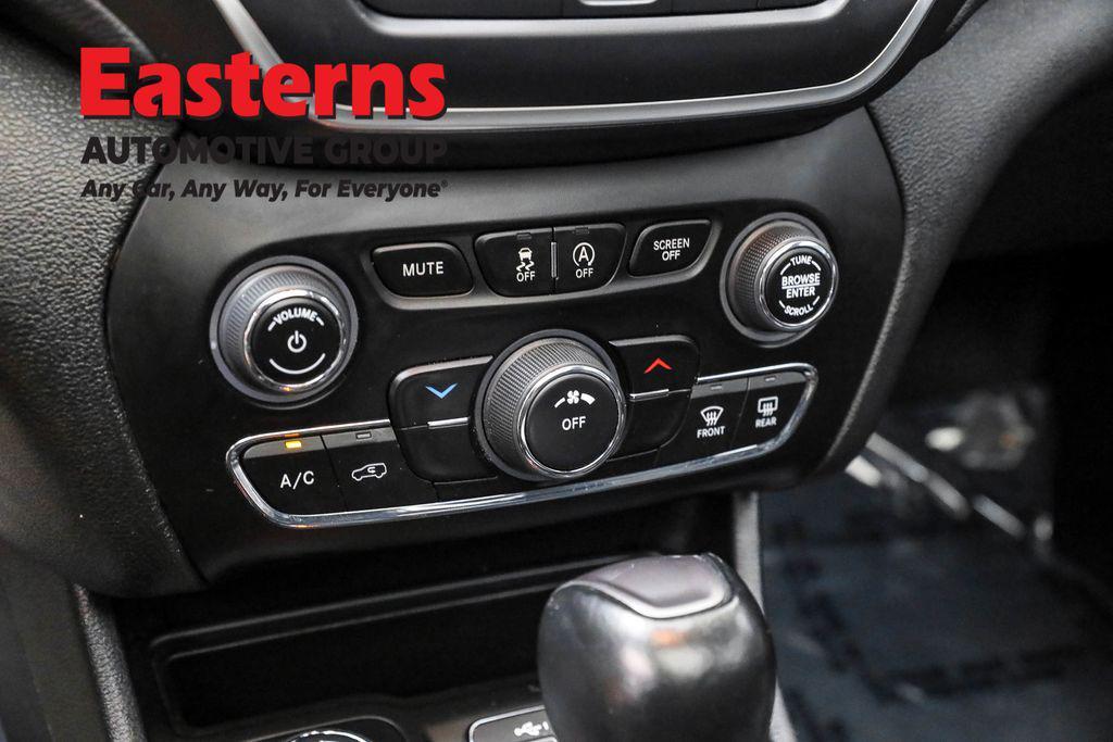 used 2022 Jeep Cherokee car, priced at $23,950