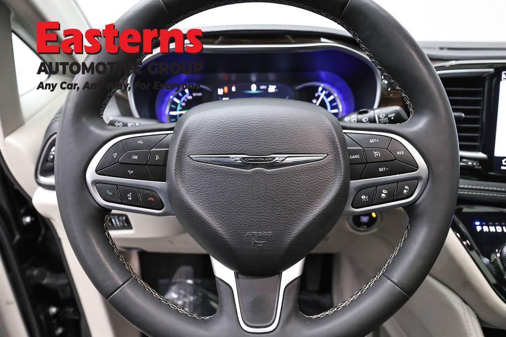 used 2023 Chrysler Pacifica Hybrid car, priced at $27,749