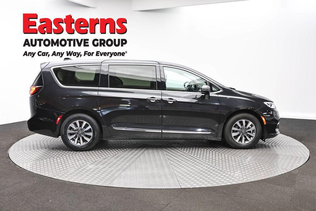used 2023 Chrysler Pacifica Hybrid car, priced at $27,749