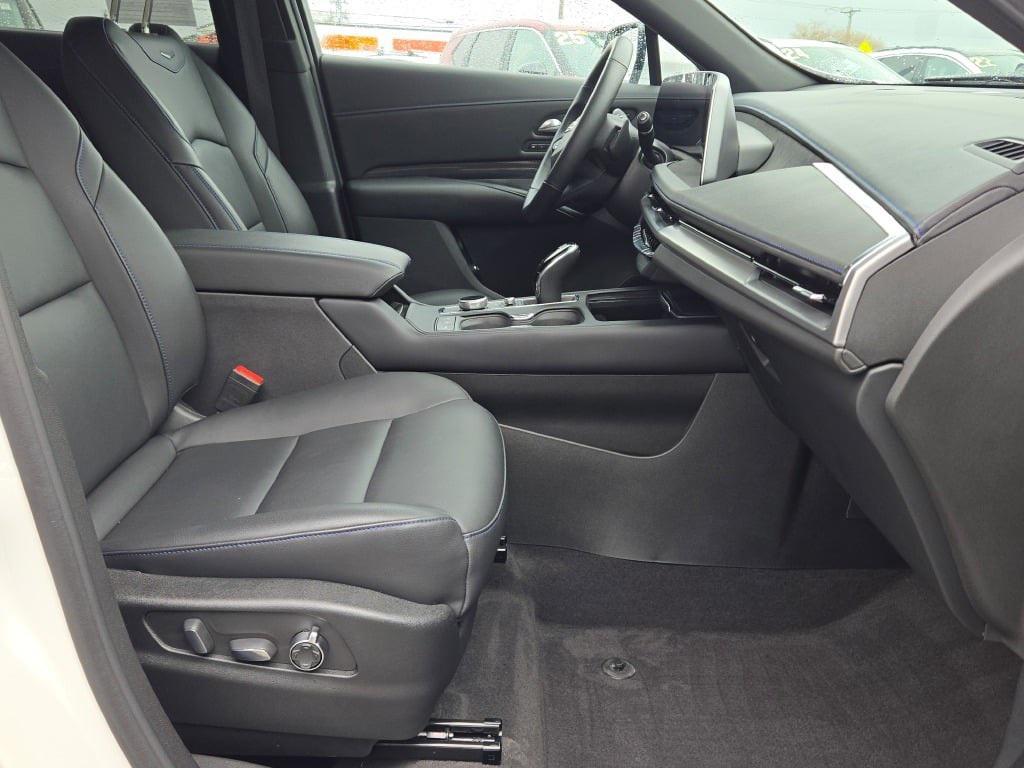 used 2024 Cadillac XT4 car, priced at $38,000