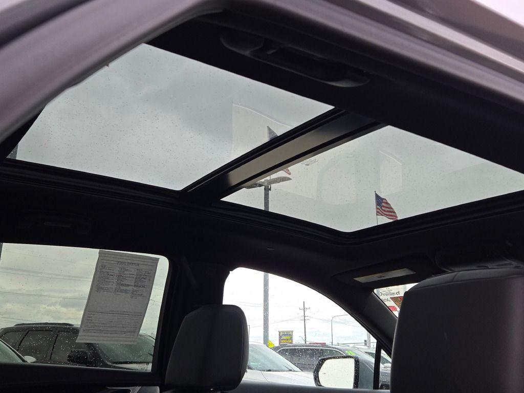 used 2025 Cadillac XT5 car, priced at $41,000