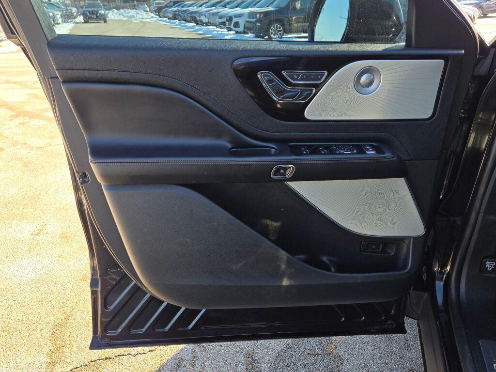 used 2023 Lincoln Aviator car, priced at $43,500