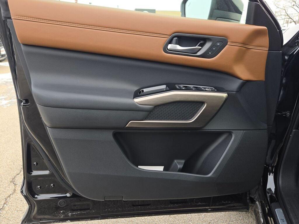 used 2024 Nissan Pathfinder car, priced at $40,900