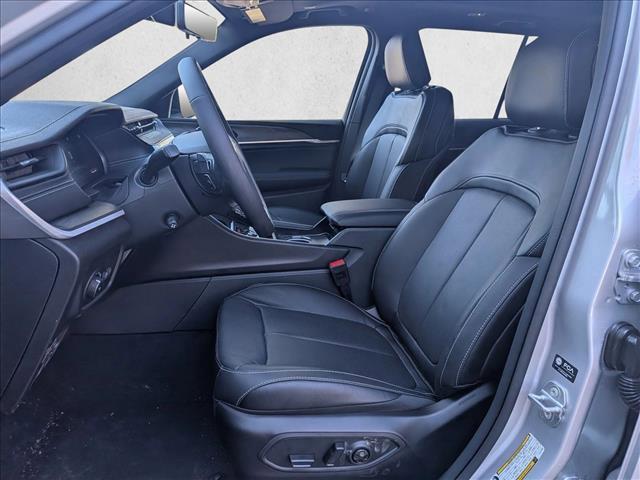 new 2026 Jeep Grand Cherokee car, priced at $48,500