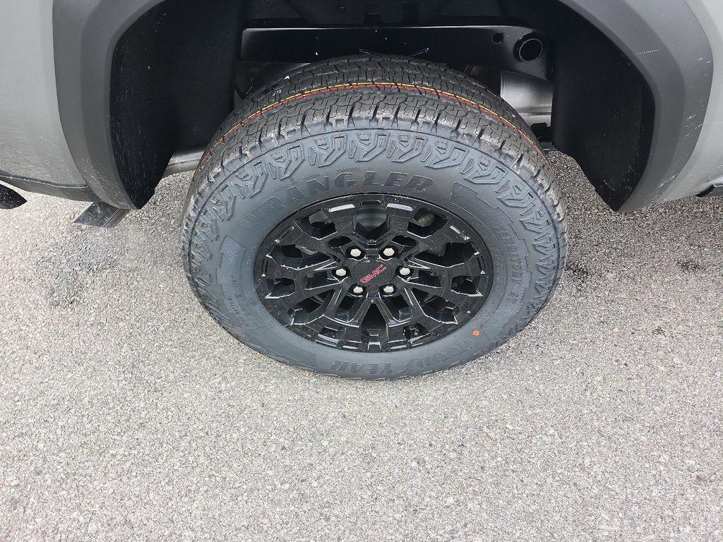 new 2026 GMC Canyon car, priced at $41,289