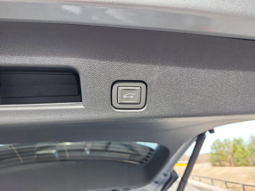 new 2026 GMC Acadia car, priced at $44,089