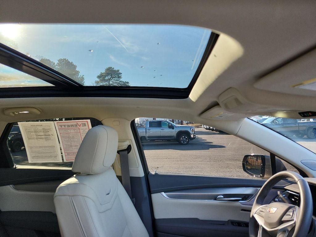 used 2023 Cadillac XT5 car, priced at $34,310