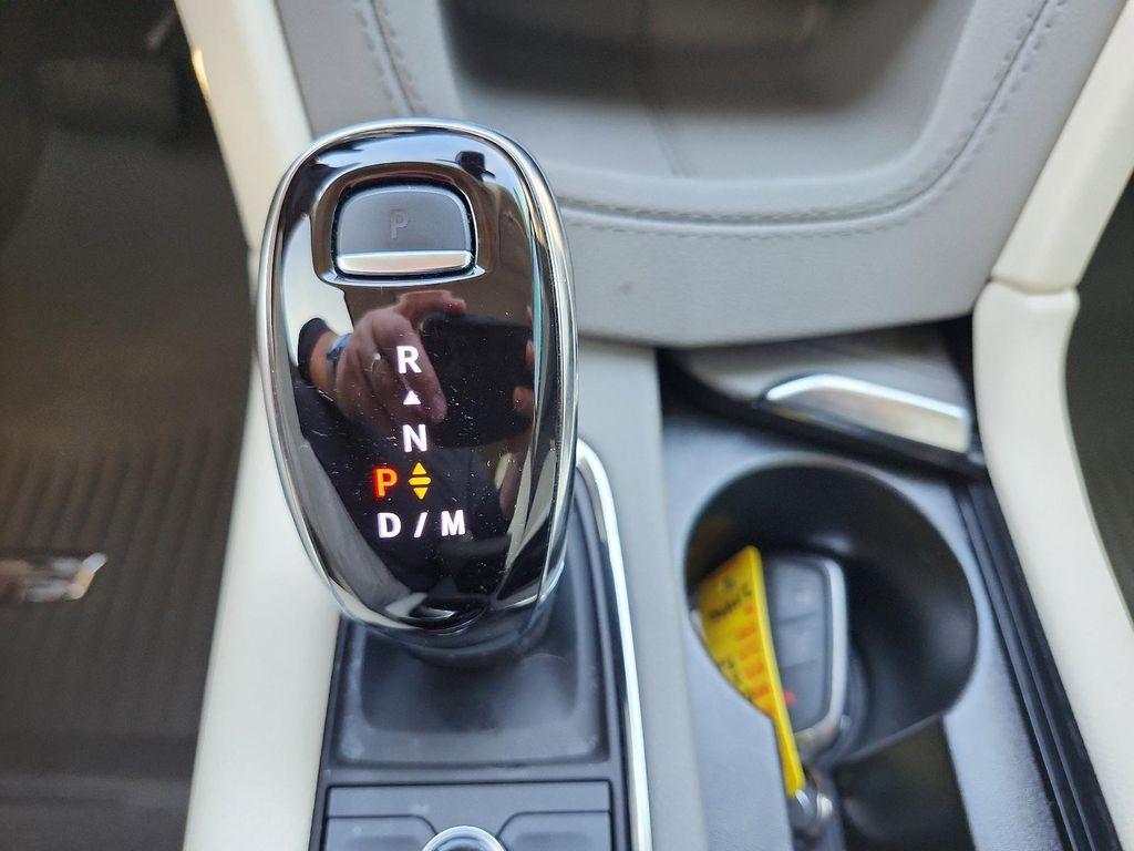 used 2023 Cadillac XT5 car, priced at $34,310