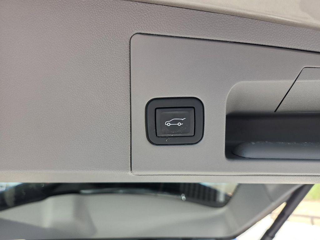 used 2023 Cadillac XT5 car, priced at $34,310