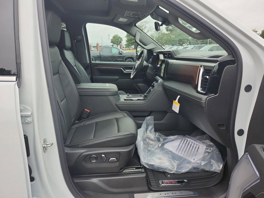 new 2026 GMC Sierra 2500 car, priced at $83,747