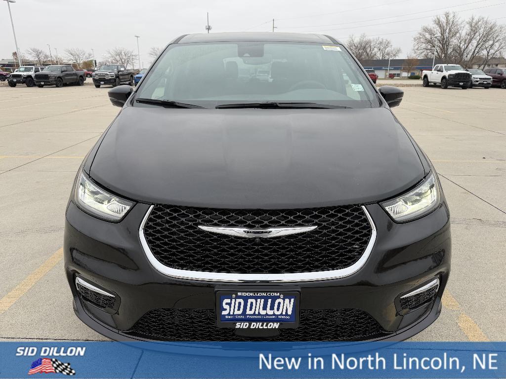 new 2026 Chrysler Pacifica car, priced at $39,920