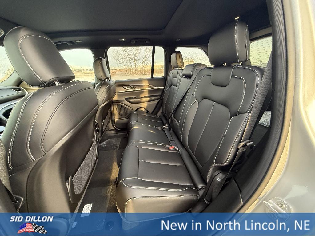 new 2025 Jeep Grand Cherokee car, priced at $45,260