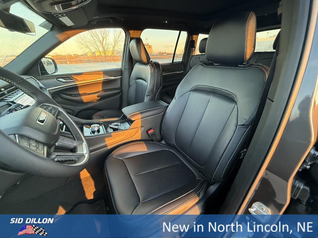 new 2025 Jeep Grand Cherokee car, priced at $48,985