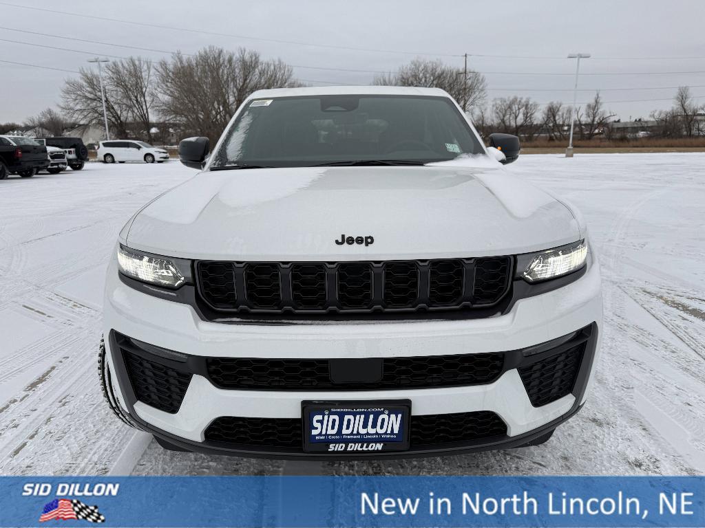 new 2026 Jeep Grand Cherokee car, priced at $48,985