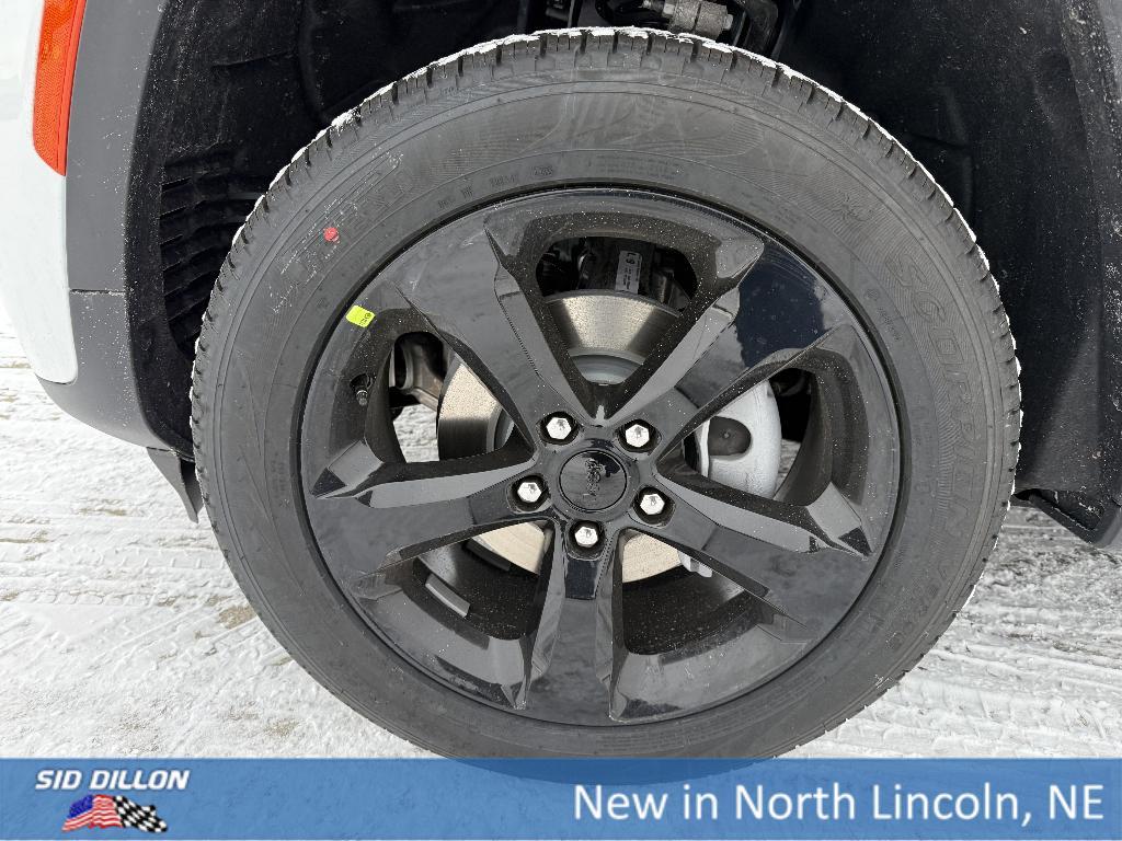 new 2026 Jeep Grand Cherokee car, priced at $48,985