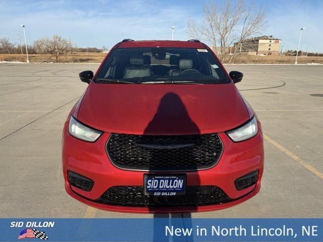 new 2026 Chrysler Pacifica car, priced at $44,175