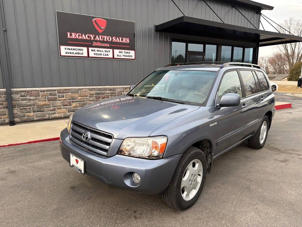 used 2005 Toyota Highlander car, priced at $7,799