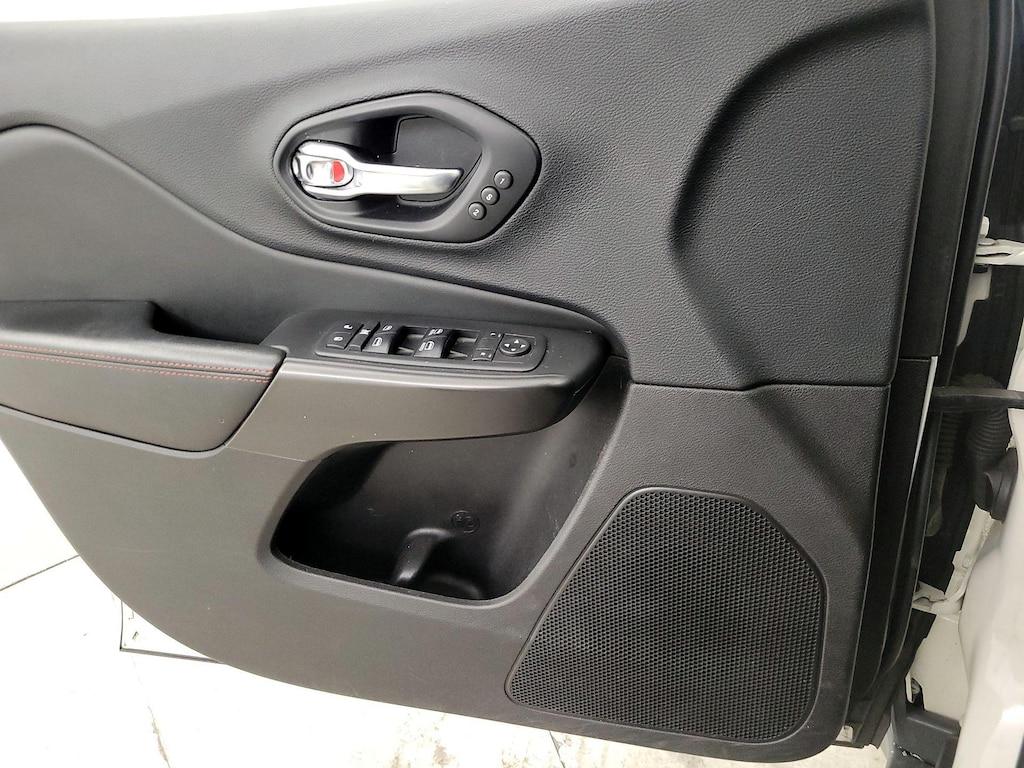 used 2019 Jeep Cherokee car, priced at $15,998