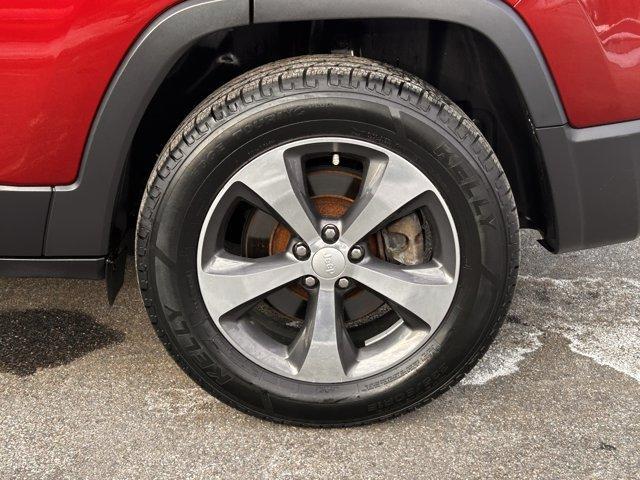 used 2019 Jeep Cherokee car, priced at $18,962