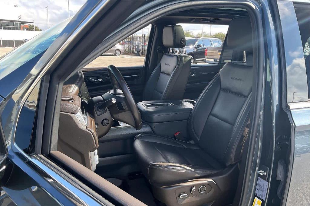 used 2021 GMC Yukon XL car, priced at $42,997