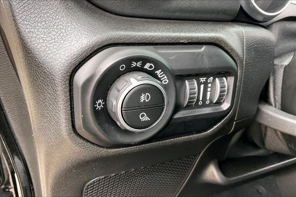 used 2021 Jeep Gladiator car, priced at $30,987