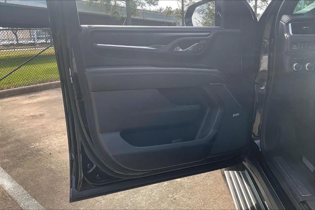 used 2024 GMC Yukon XL car, priced at $69,997