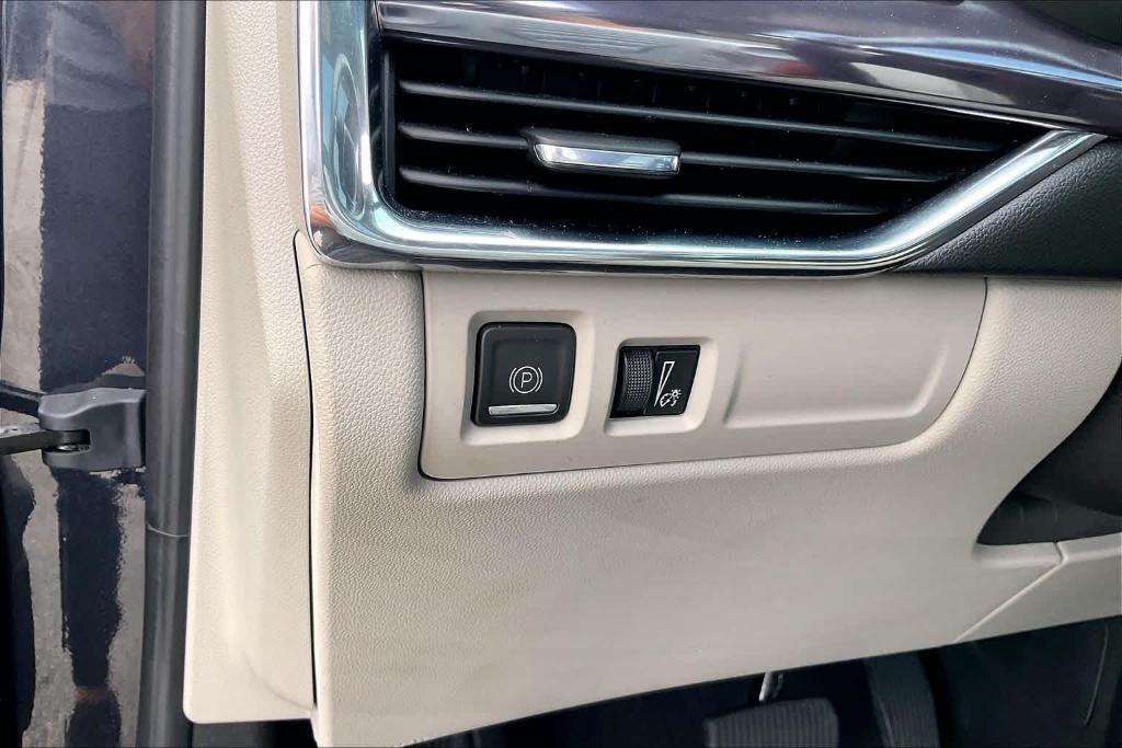 used 2023 Cadillac XT4 car, priced at $23,477